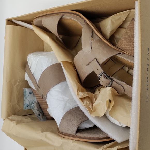 Lucky Brand LK-Veenesha Sz 9 M Women Heels - Picture 2 of 7